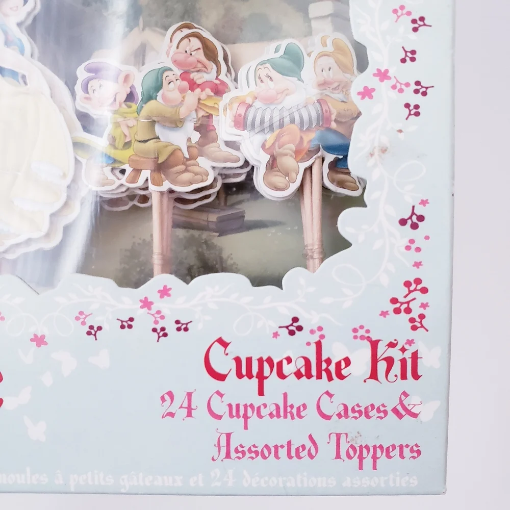 Williams Sonoma Snow White Cupcake Kit